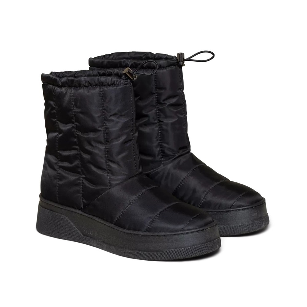 Brand new M.Gemi The Gaia Boots in black